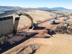 Muestra CBP nueva sección de muro en la frontera con Sonora
